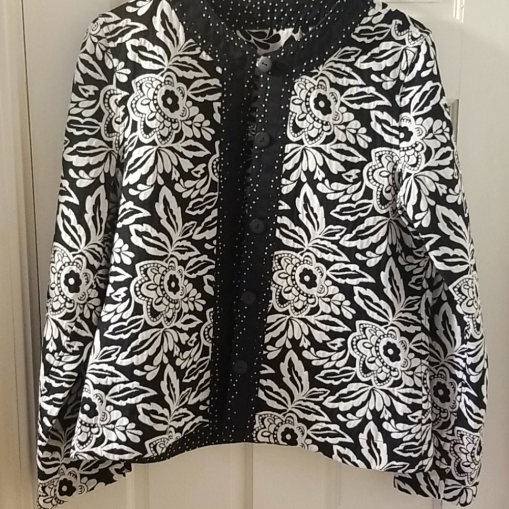 Black and white jacket- gorgeous!